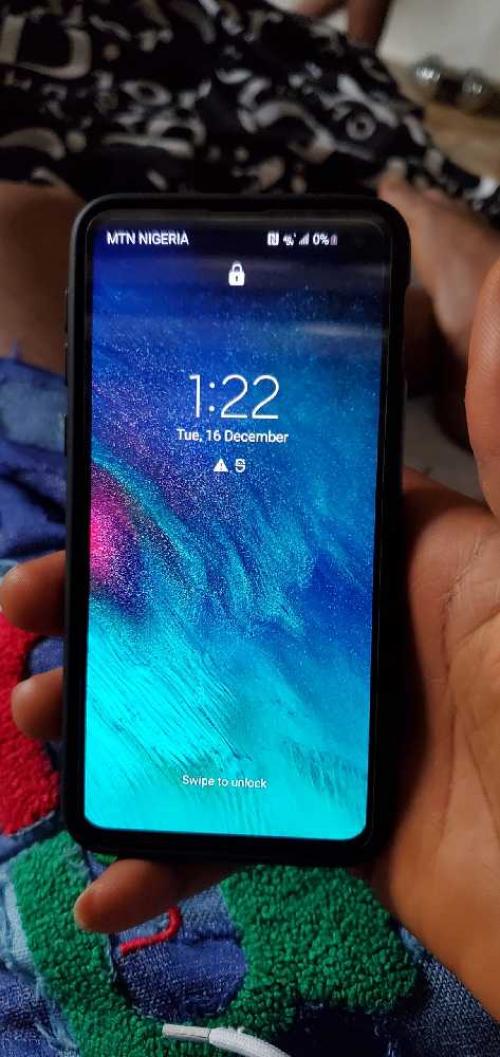 Samsung Galaxy S10e