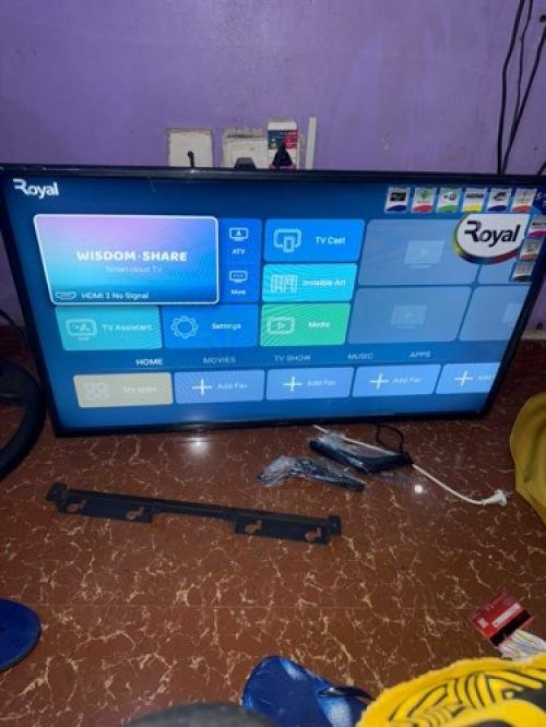 40 INCH ROYAL SMART TELEVISION 
