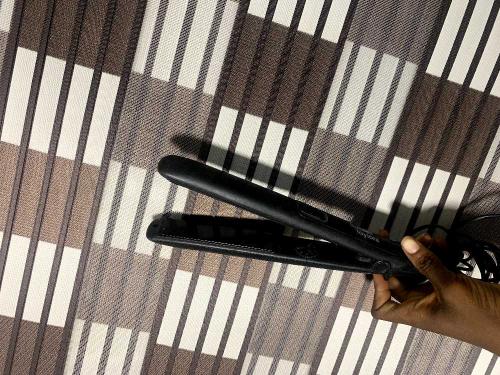 Hair straighteners