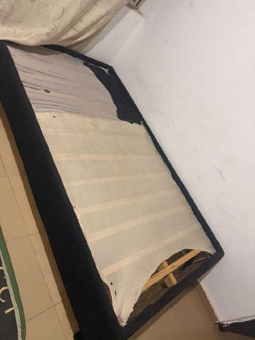  bed with bed stand 