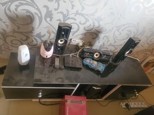TV stand and speak 