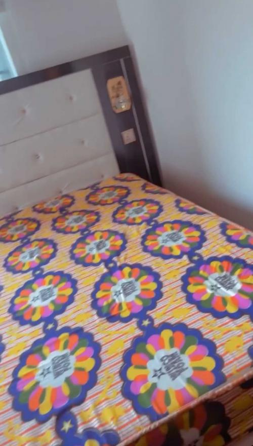 4 by 6 foam and bed stand